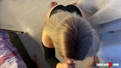 Ruiva chupando pinto e fodendo a bunda, comendo a bunda dela